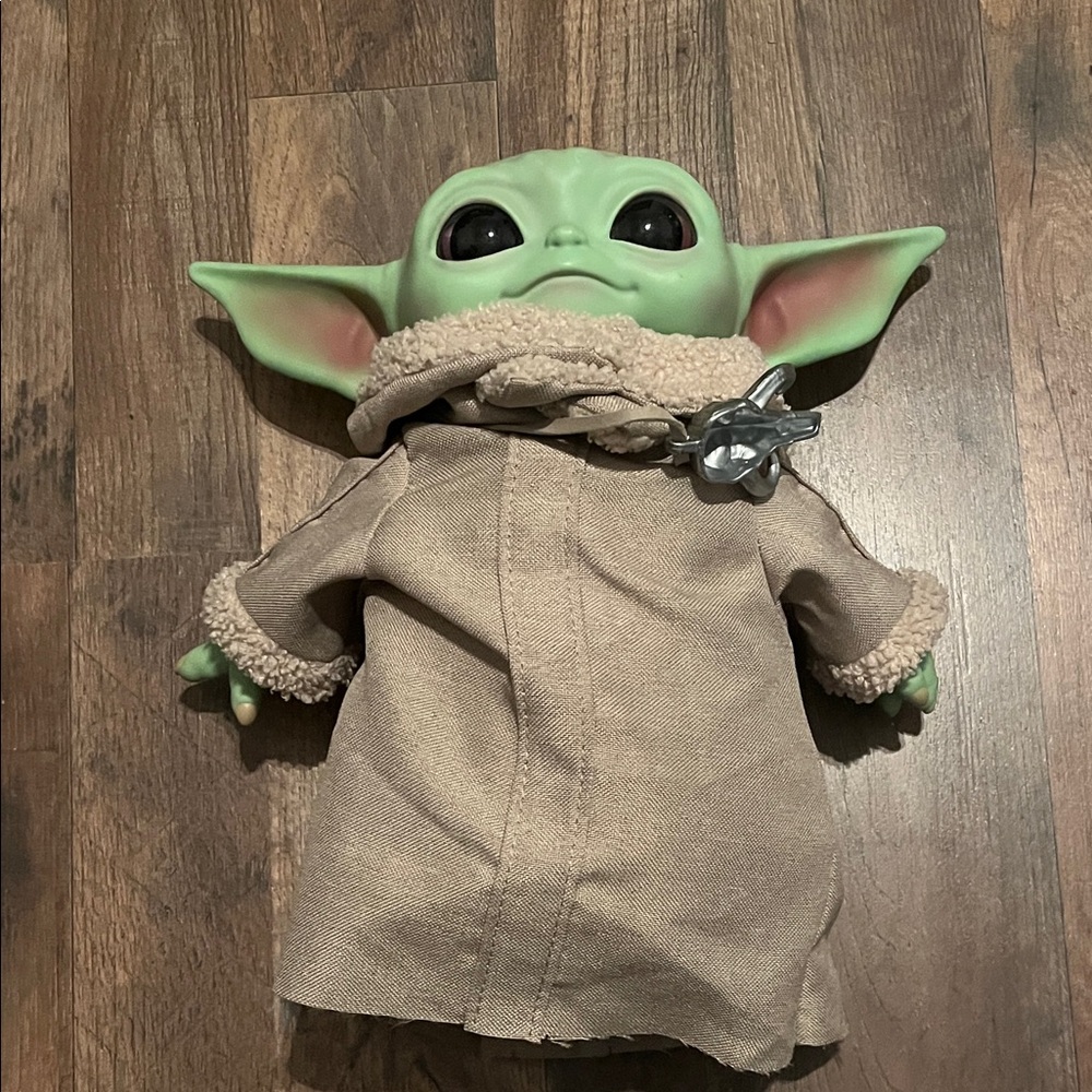 14 inch hard face Star Wars Green and yoda Tan Grogu Plush